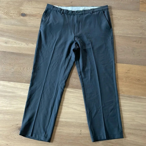 Greg Norman The Ultimate Travel Pants In Size W40 x L30 NWT - Picture 1 of 5